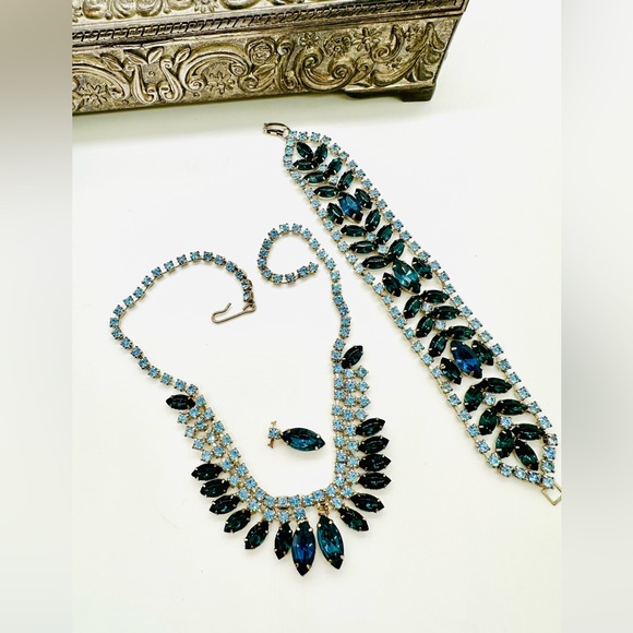 Vintage Blue Rhinestone Bracelet Set - Picture 7 of 15